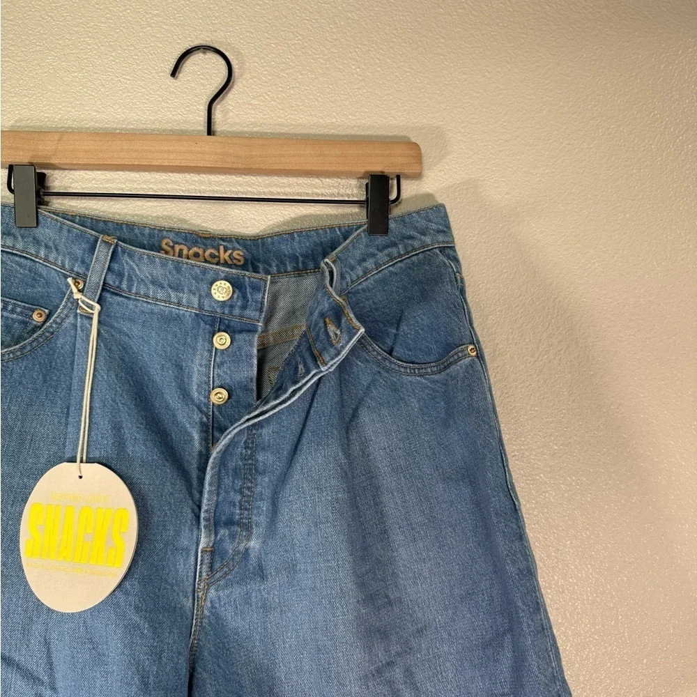 NWT Mother Snacks The Pleated Fun Dip Jean Short- Nothing else like it size 31